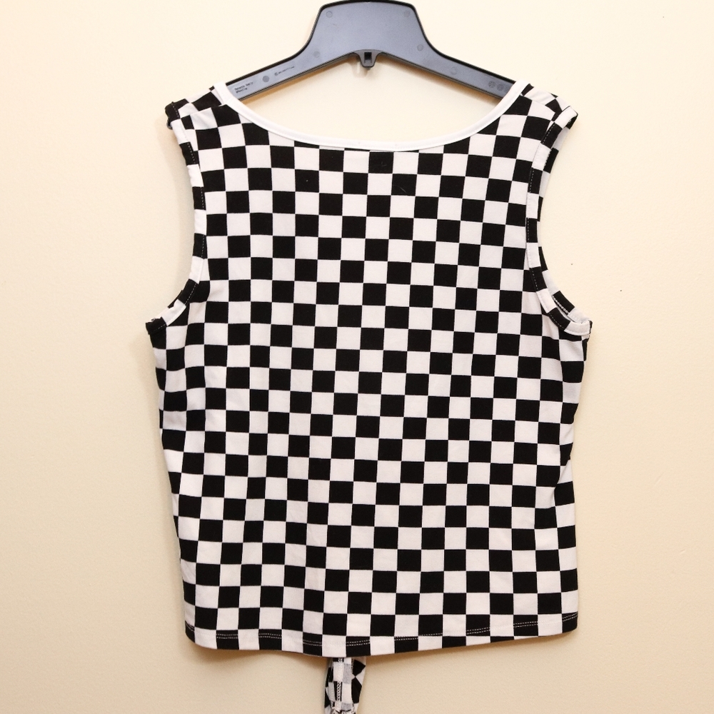 Checkered Crop Top - Picture 2 of 3